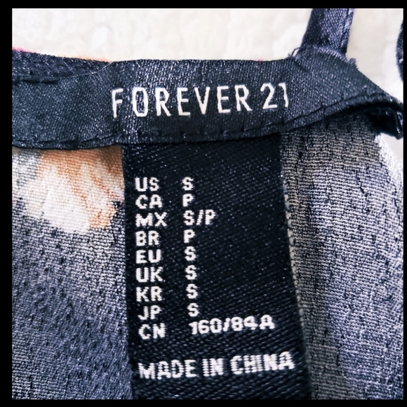 Forever21:Size:S/Fit & Flare Black Floral Dress - Picture 4 of 4